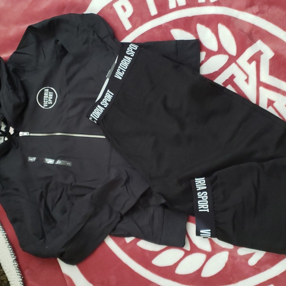 VS SPORT OUTFIT NIP